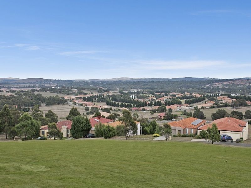 8 Toscana Way, Hidden Valley VIC 3756