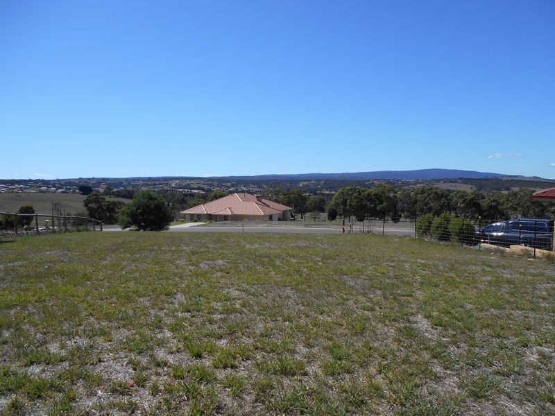 4 Carmelo Court, Hidden Valley VIC 3756