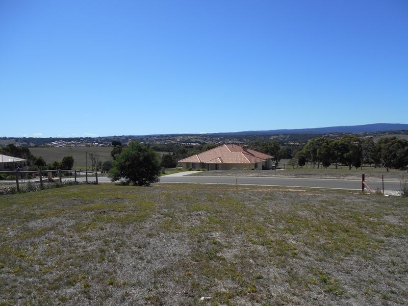 4 Carmelo Court, Hidden Valley VIC 3756