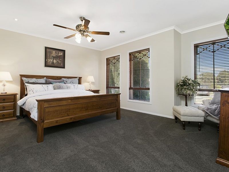 20 Lakeside Drive, Hidden Valley VIC 3756