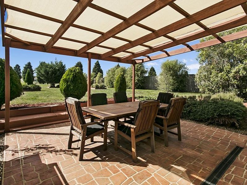 20 Lakeside Drive, Hidden Valley VIC 3756