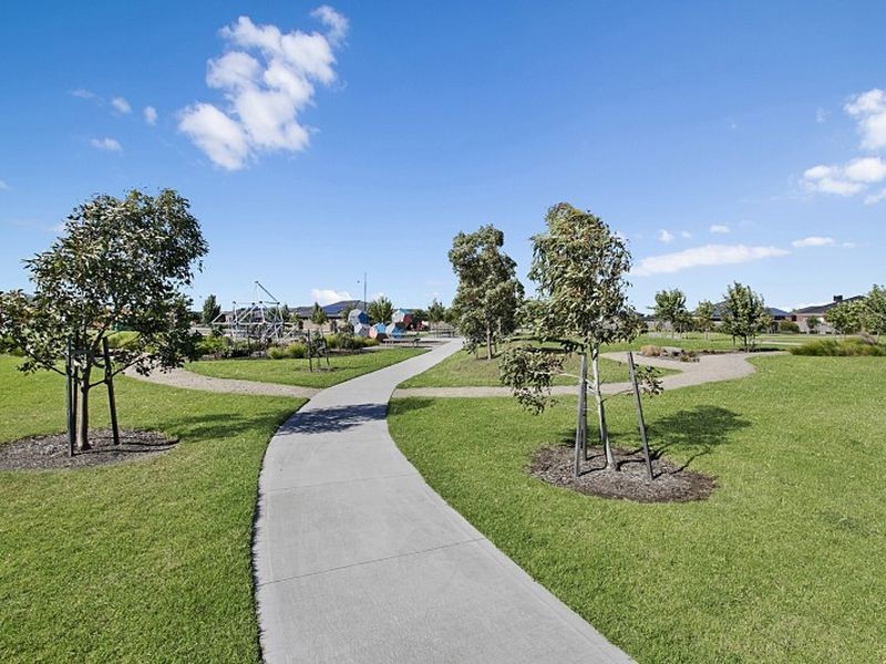36 Golf Links Drive, Beveridge VIC 3753