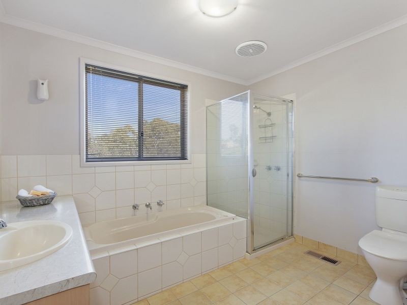 41 Toscana Way, Hidden Valley VIC 3756
