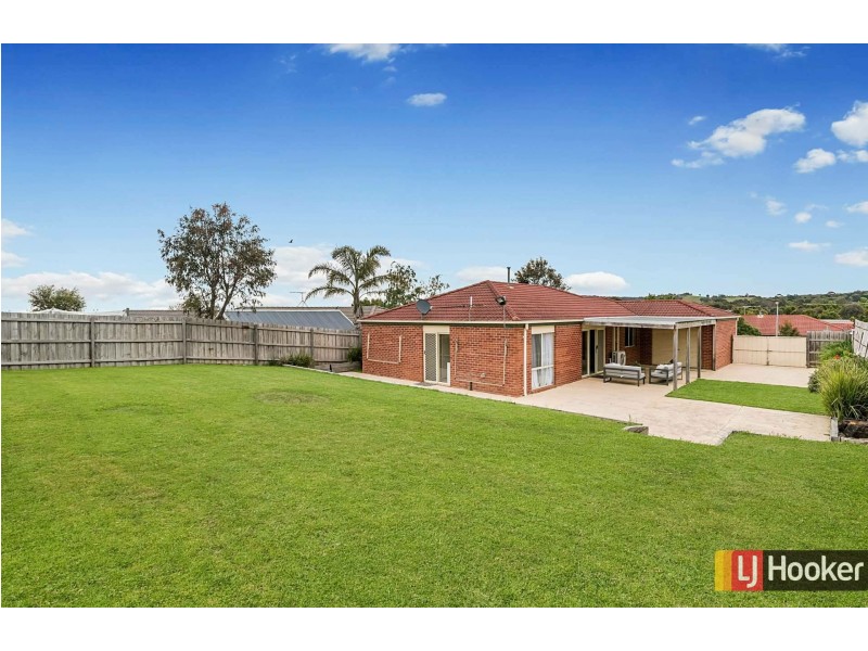 8 Thomas Place, Wallan VIC 3756