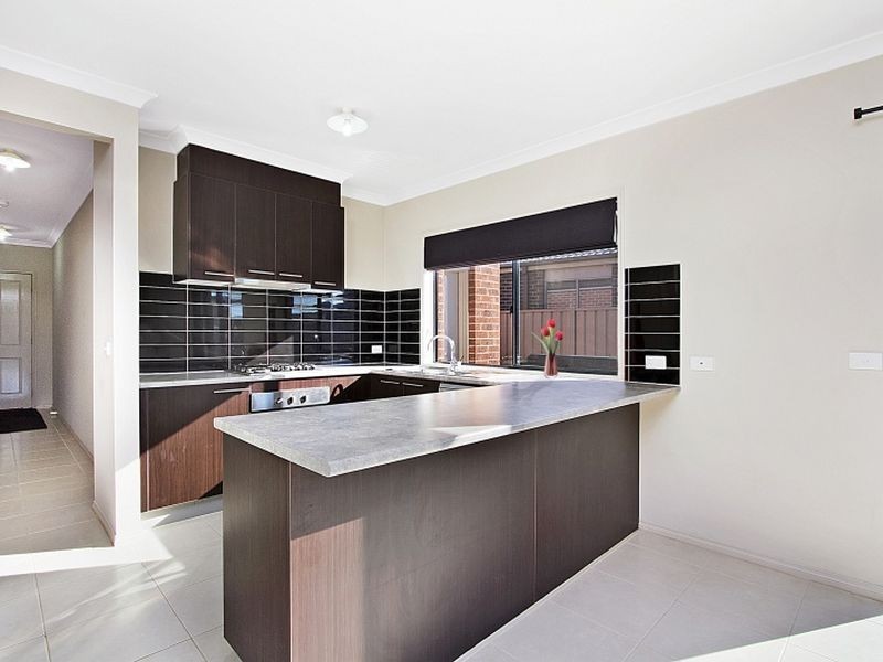 31 Adrian Circuit, Wallan VIC 3756