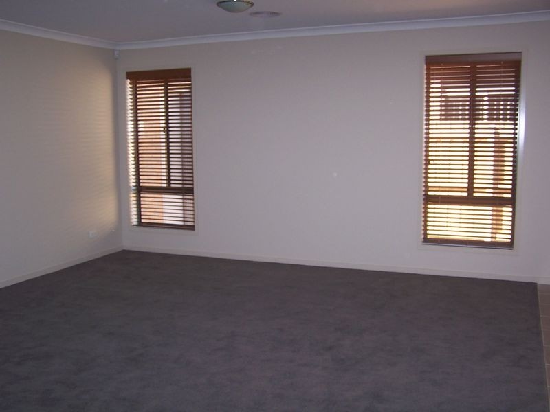 13 Weatherglass Street, Wallan VIC 3756