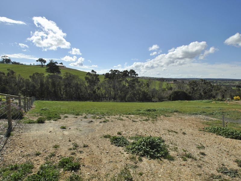 32 Aurina Drive, Hidden Valley VIC 3756