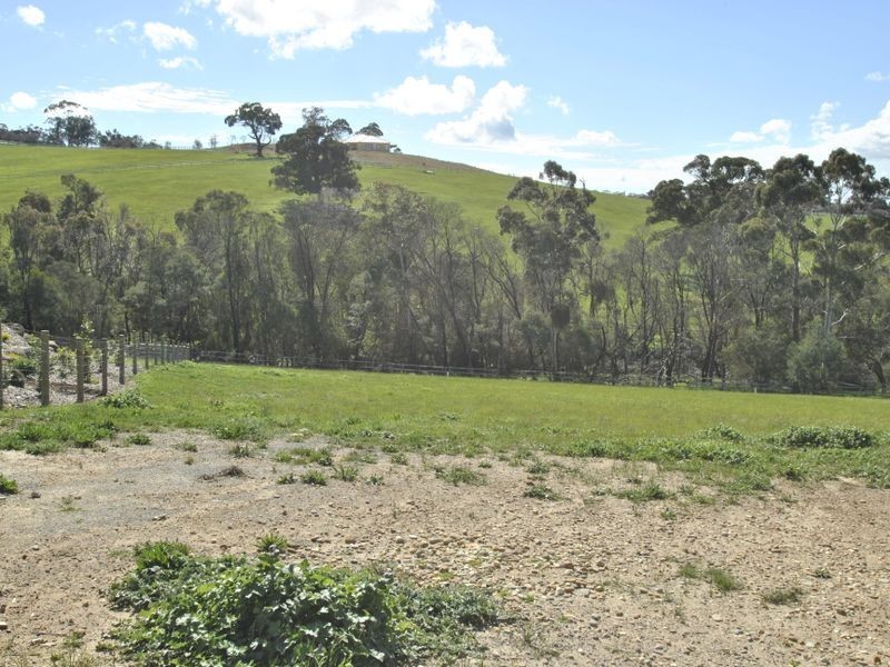 32 Aurina Drive, Hidden Valley VIC 3756