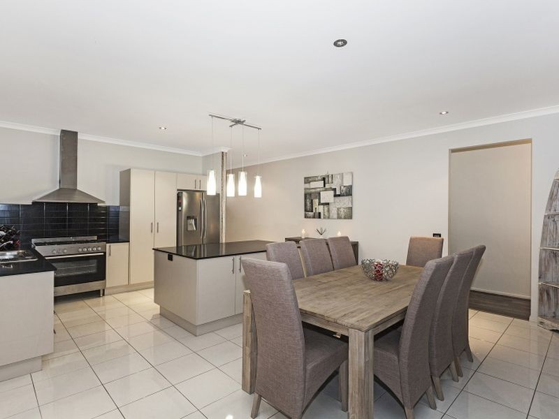 10 Chocolate Lily Court, Wallan VIC 3756