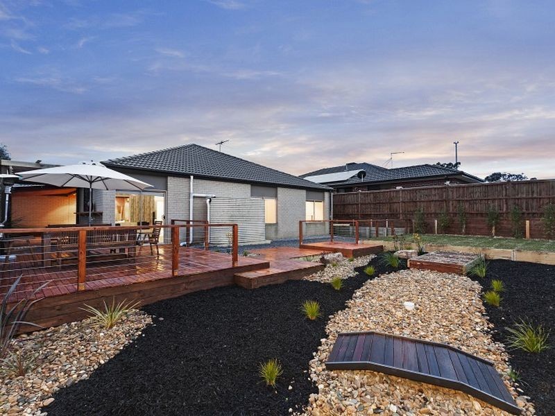 10 Chocolate Lily Court, Wallan VIC 3756