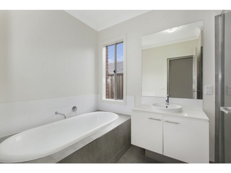 21 Palladium Circle, Beveridge VIC 3753