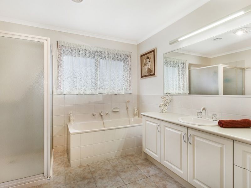 10 Hadley Drive, Wallan VIC 3756