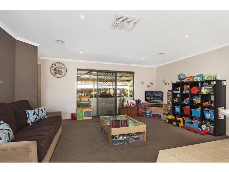 27 Sinclair Court, Wallan VIC 3756