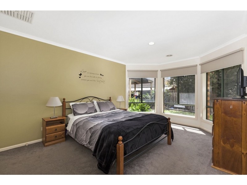 27 Sinclair Court, Wallan VIC 3756