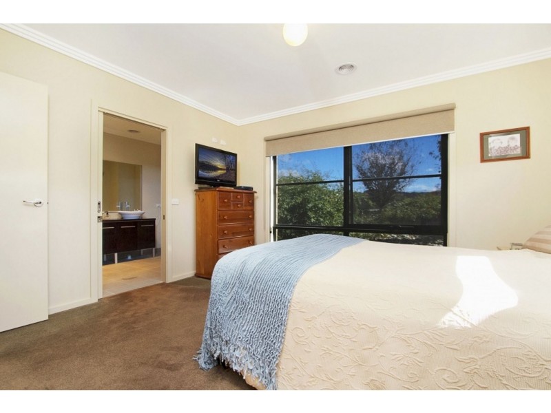2 The Outlook, Hidden Valley VIC 3756