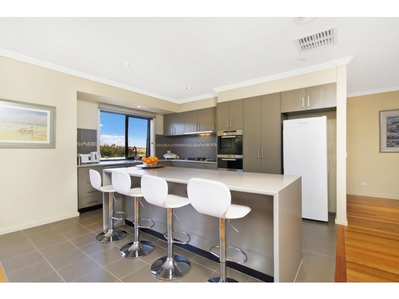 2 The Outlook, Hidden Valley VIC 3756