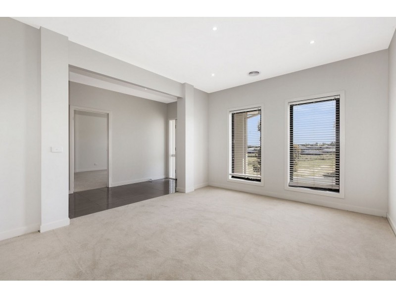 11 Speargrass Avenue, Wallan VIC 3756