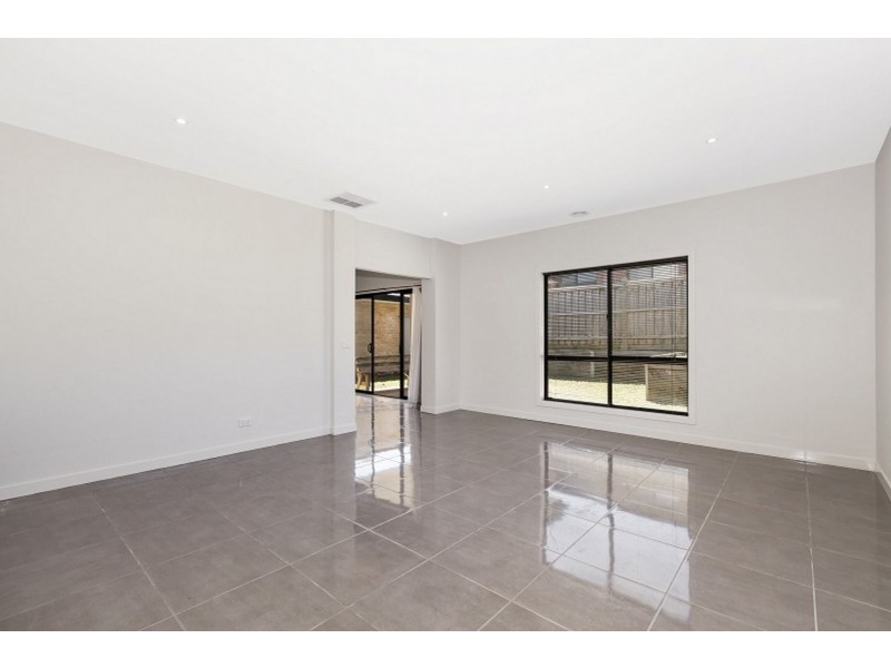 11 Speargrass Avenue, Wallan VIC 3756