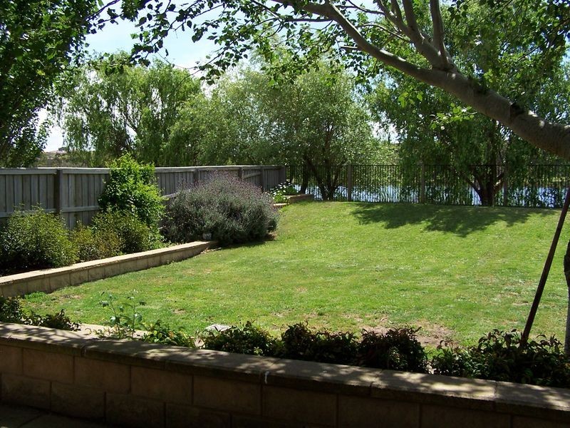 58 Augusta Way, Hidden Valley VIC 3756