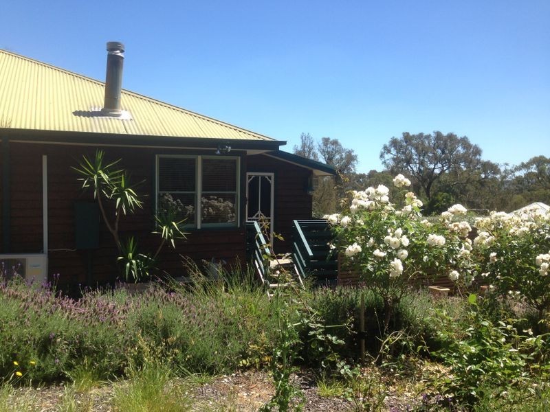 121 North Mountain Road, Heathcote Junction VIC 3758