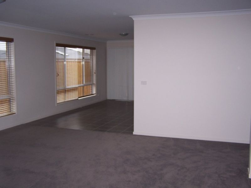 45 Maidenhair Drive, Wallan VIC 3756