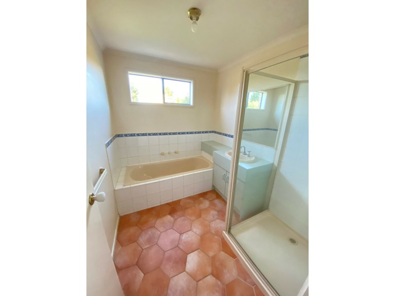 12 Lakeview Close, Hidden Valley VIC 3756