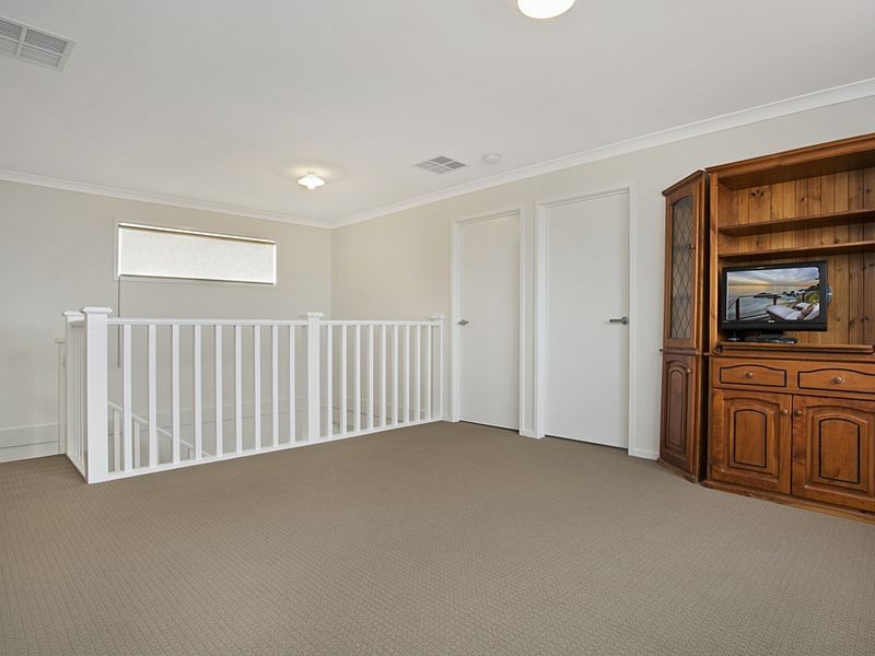 8 Toscana Way, Hidden Valley VIC 3756