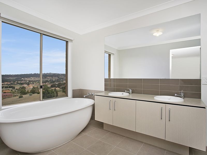 8 Toscana Way, Hidden Valley VIC 3756