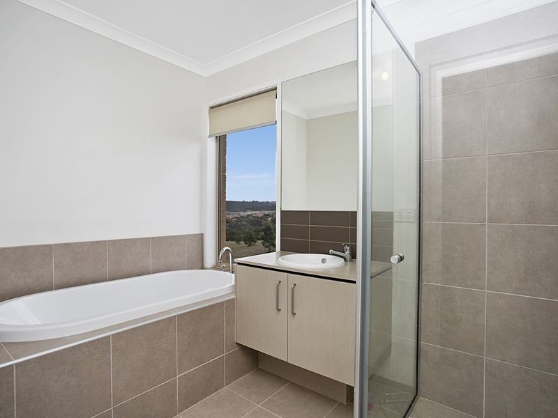 8 Toscana Way, Hidden Valley VIC 3756