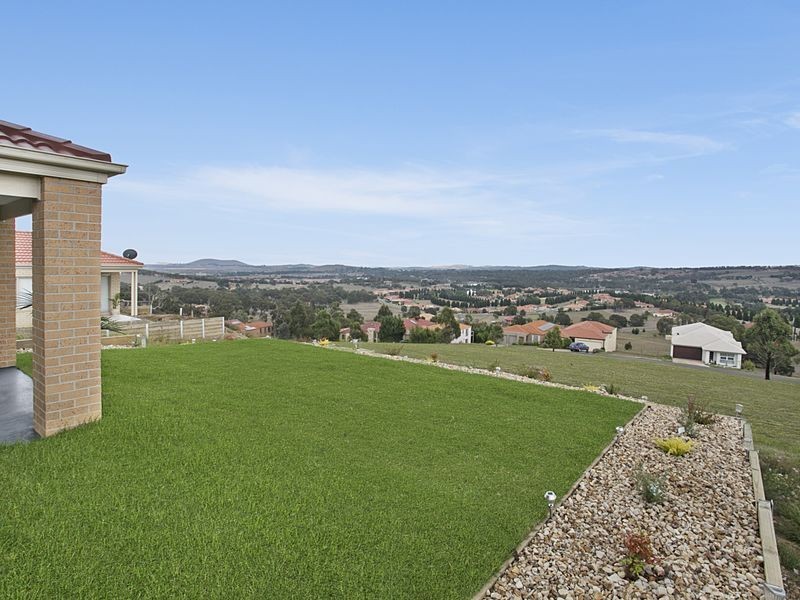 8 Toscana Way, Hidden Valley VIC 3756