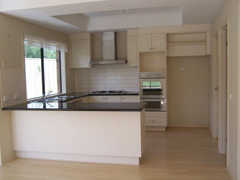 40 Lakeside Drive, Hidden Valley VIC 3756