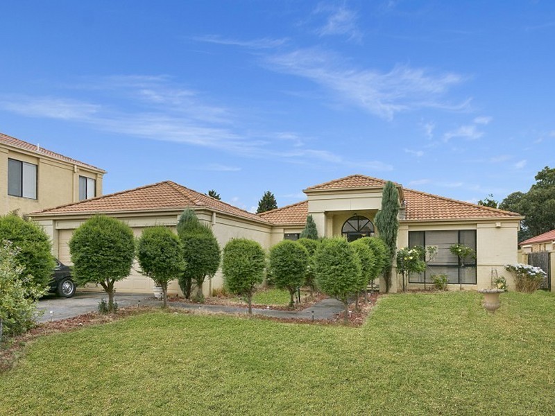 30 Lakeside Drive, Hidden Valley VIC 3756