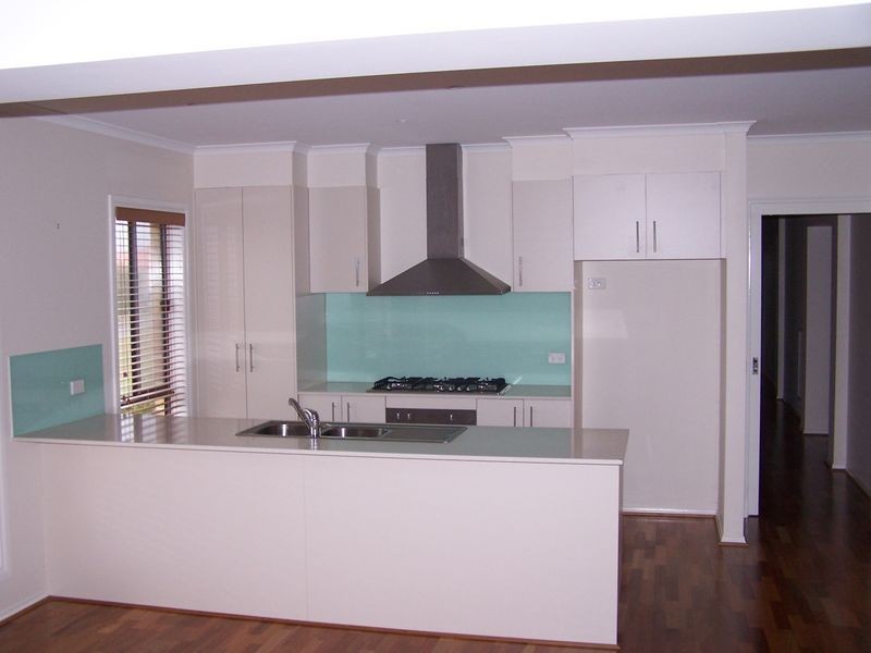 31 Toscana Way, Hidden Valley VIC 3756