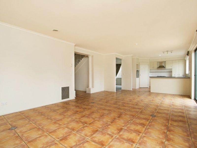 12 Lakeview Close, Hidden Valley VIC 3756