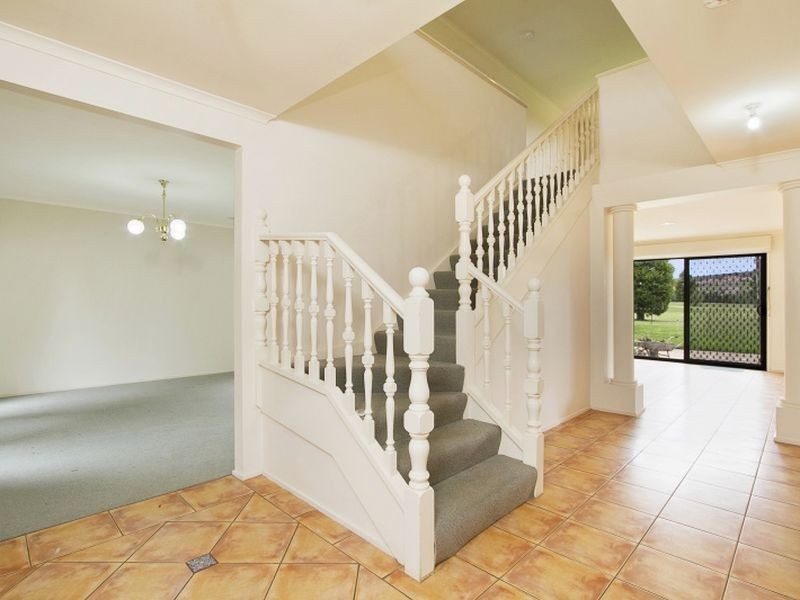 12 Lakeview Close, Hidden Valley VIC 3756