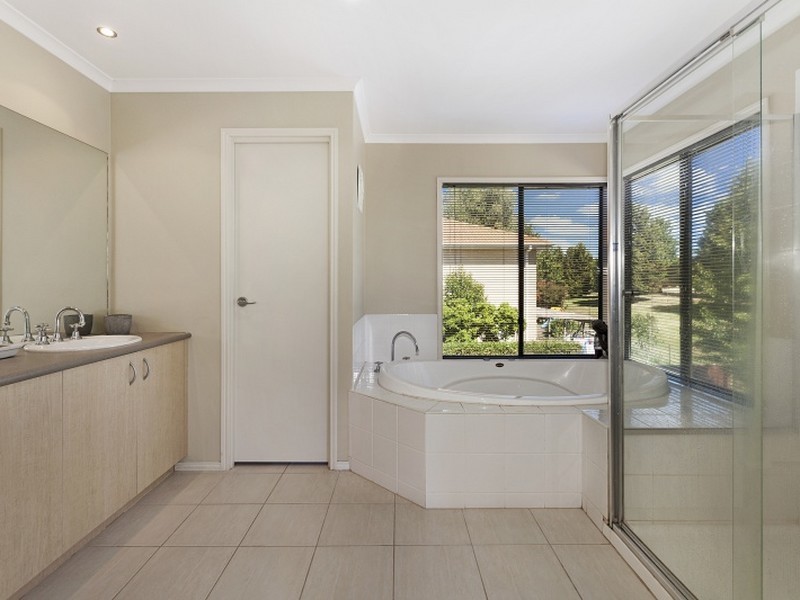 26 Augusta Way, Hidden Valley VIC 3756