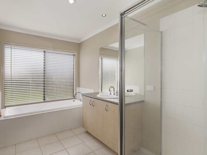 26 Augusta Way, Hidden Valley VIC 3756