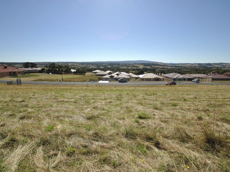 3 Ritaco Way, Hidden Valley VIC 3756