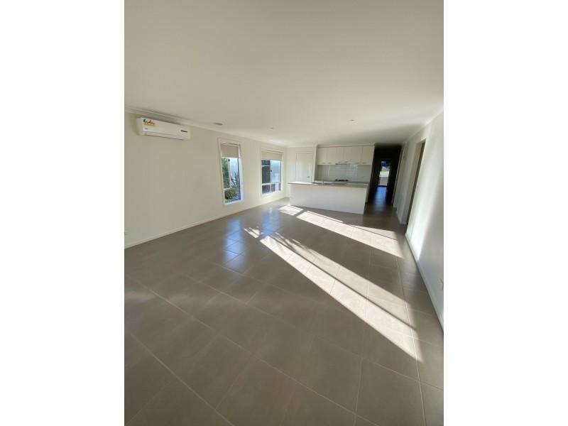 23 Dampiera Avenue, Wallan VIC 3756