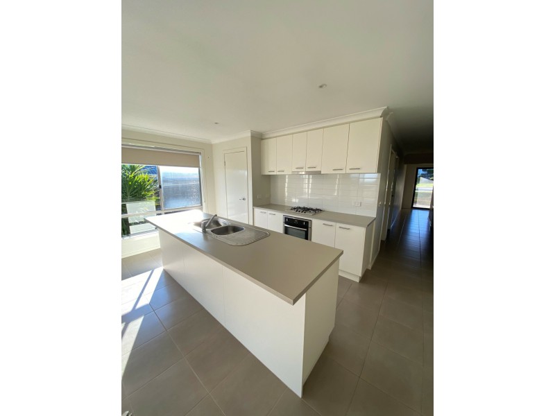 23 Dampiera Avenue, Wallan VIC 3756