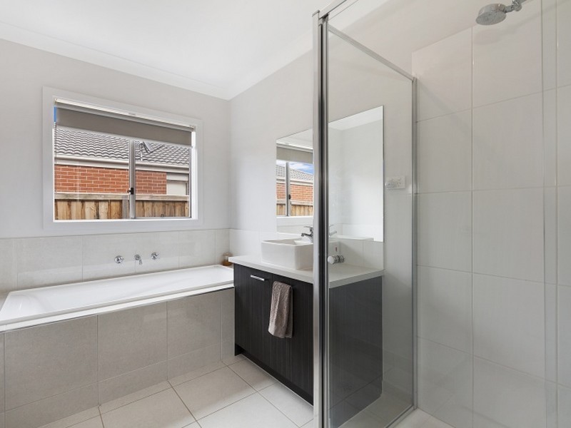 26 Holly Drive, Wallan VIC 3756