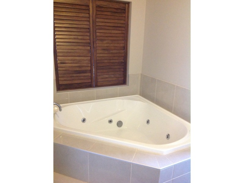 20 Carmelo Court, Hidden Valley VIC 3756