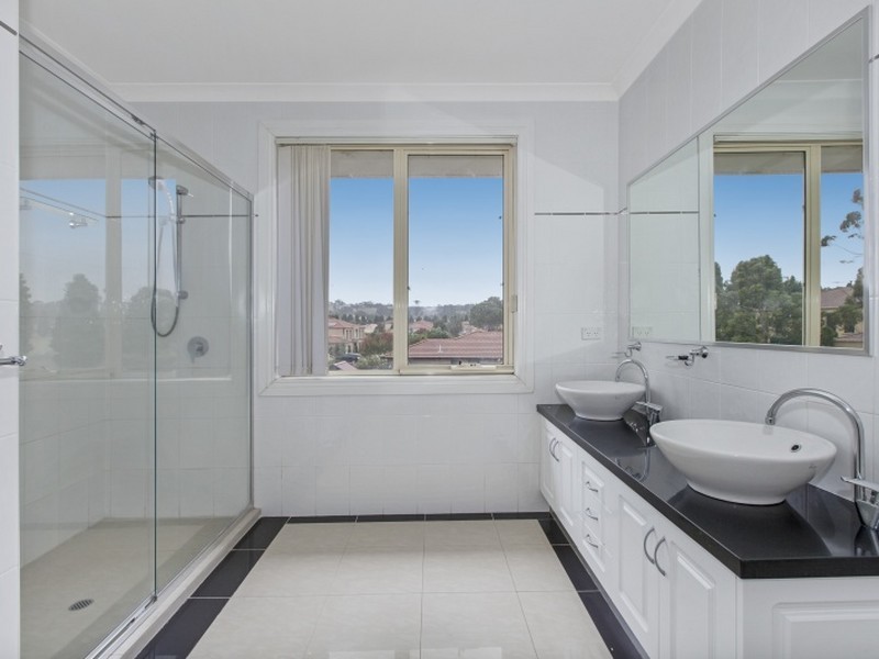 43 Augusta Way, Hidden Valley VIC 3756