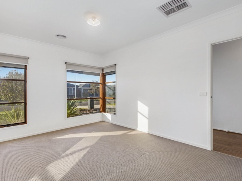 11 Watergum Way, Wallan VIC 3756