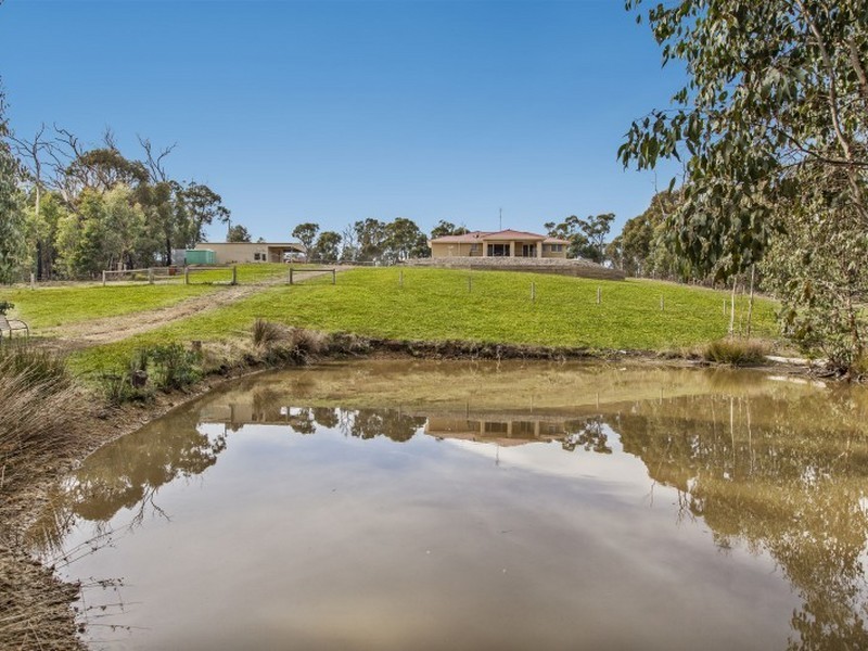 145 Doctors Creek Road, Clonbinane VIC 3658