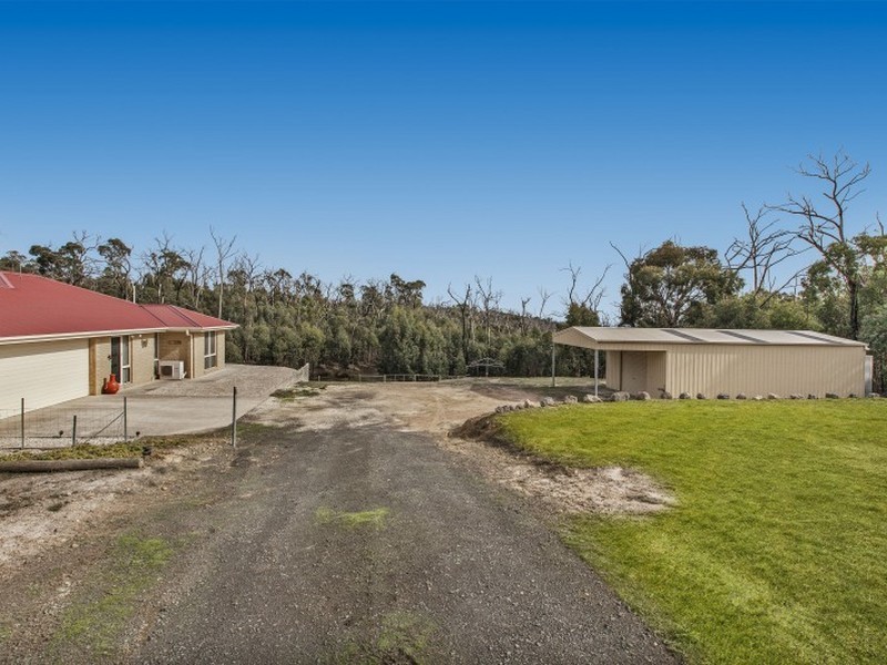 145 Doctors Creek Road, Clonbinane VIC 3658