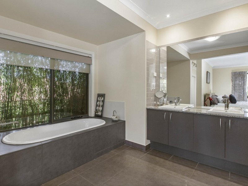 96 Valley Drive, Hidden Valley VIC 3756