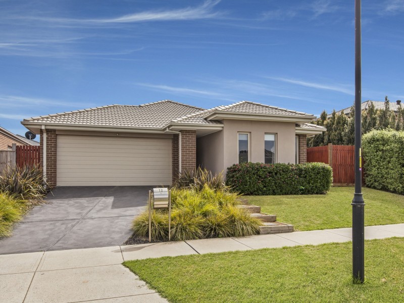 12 Zenith Road, Beveridge VIC 3753