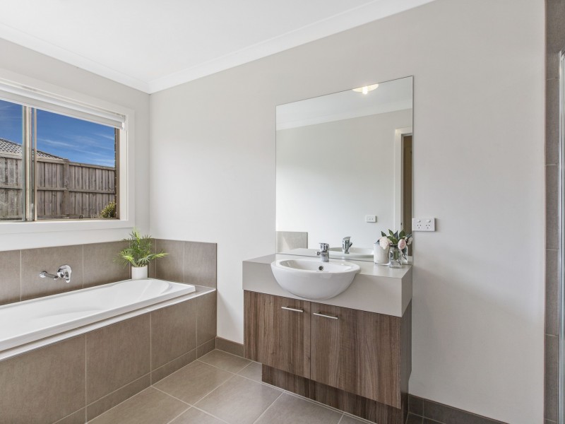 12 Zenith Road, Beveridge VIC 3753