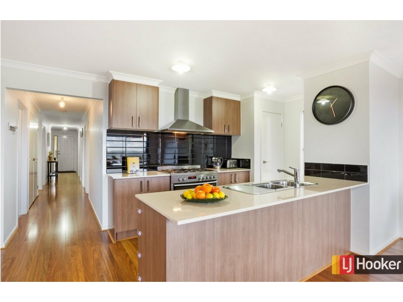 45 Siena Way, Hidden Valley VIC 3756